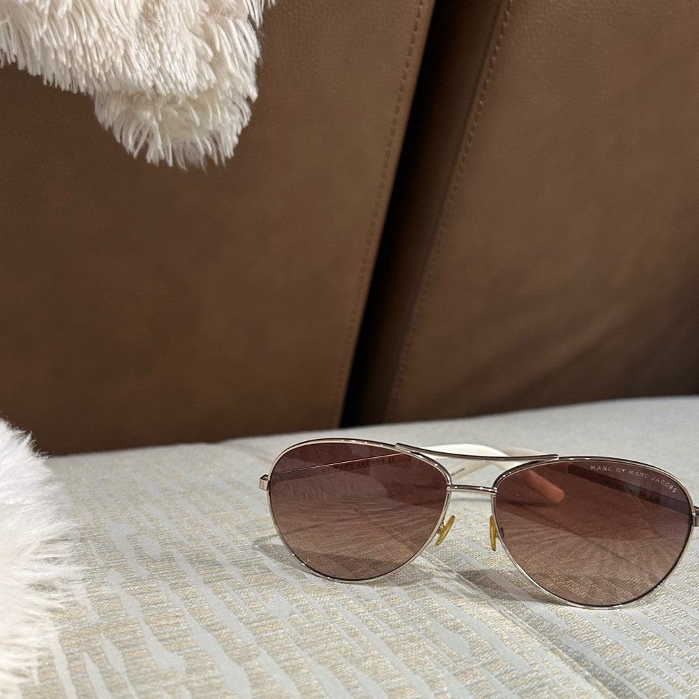 Marc by Marc Jacobs Aviator Sunglasses!